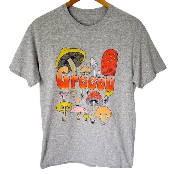 Tops - GROOVY Mushroom T-shirt